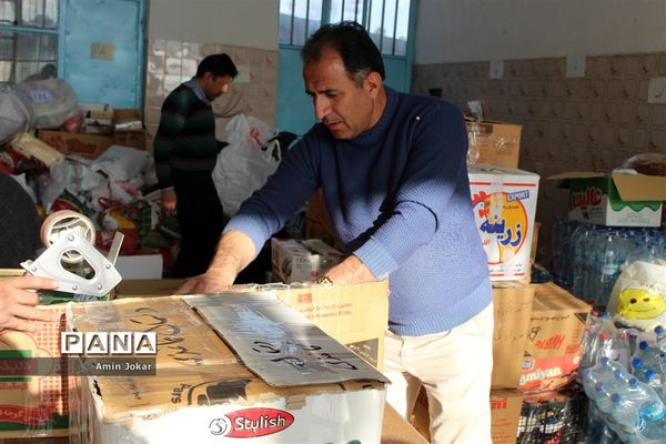 ارسال کمک‌های فرهنگیان و دانش‌آموزان  فارس به  استان سیستان و بلوچستان