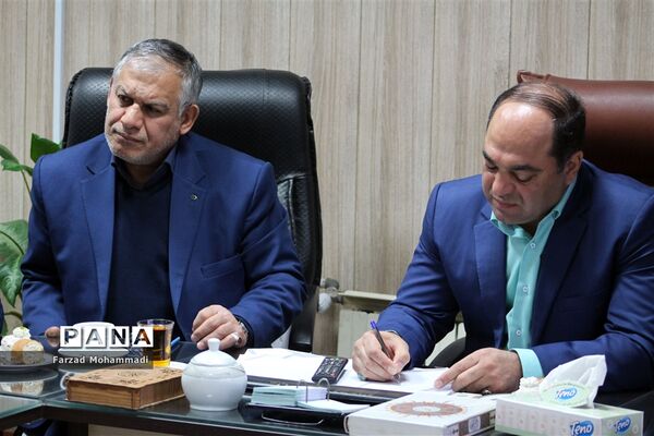 دیدار منتخبین تشکل‌های دانش آموزی با بخشدار چهاردانگه