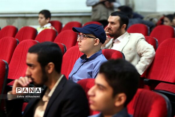 تجلیل از برگزیدگان سی و هفتمین دوره مسابقات فرهنگی، هنری و ادبی دانش آموزان و مدارس شهر تهران
