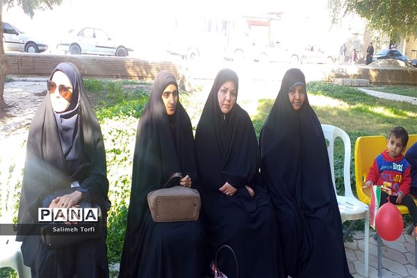 برگزاری جشن انقلاب مهدهای کودک بهزیستی باهمکاری کانون پرورشی فکری درشهرستان حمیدیه