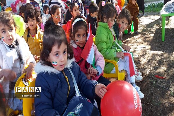 برگزاری جشن انقلاب مهدهای کودک بهزیستی باهمکاری کانون پرورشی فکری درشهرستان حمیدیه