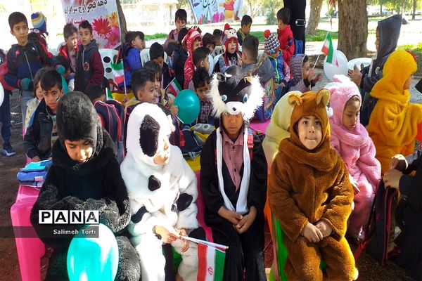 برگزاری جشن انقلاب مهدهای کودک بهزیستی باهمکاری کانون پرورشی فکری درشهرستان حمیدیه