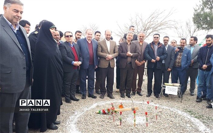 برگزاری مراسم کلنگ زنی دو مدرسه روستایی در منطقه زبرخان توسط بنیاد برکت