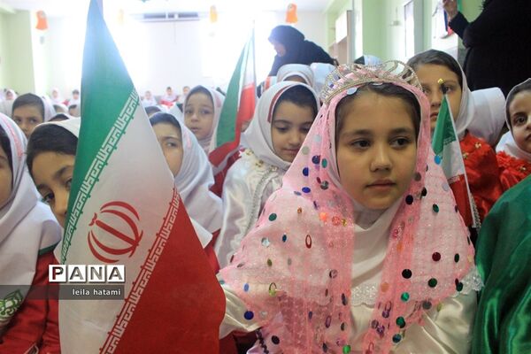 جشن دهه فجر در مدرسه تمام تشکیلاتی پنج تن آل عبا ناحیه 3 تبریز