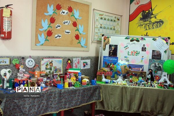 جشن دهه فجر در مدرسه تمام تشکیلاتی پنج تن آل عبا ناحیه 3 تبریز