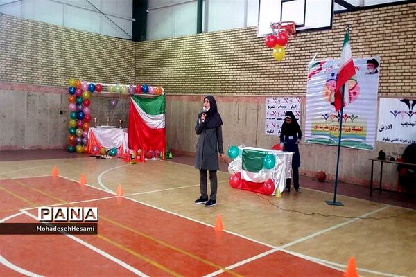 افتتاحیه المپیاد ورزشی درون مدرسه ای در دبیرستان نمونه کاشی نیلوفر