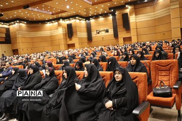 رونمایی از پوستر کنگره بین المللی مکتب شهید سلیمانی در تالار معلم تبریز