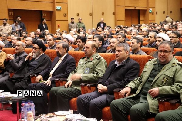 رونمایی از پوستر کنگره بین المللی مکتب شهید سلیمانی در تالار معلم تبریز