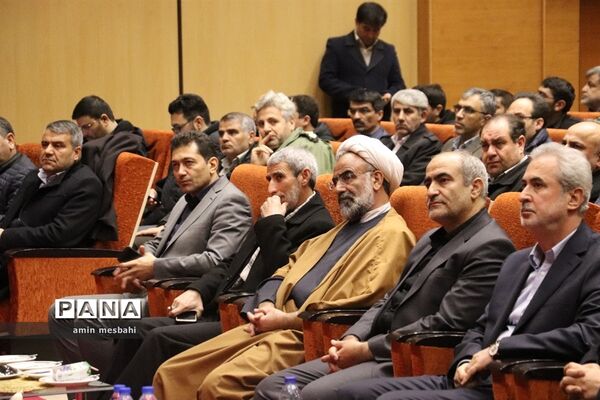 رونمایی از پوستر کنگره بین المللی مکتب شهید سلیمانی در تالار معلم تبریز