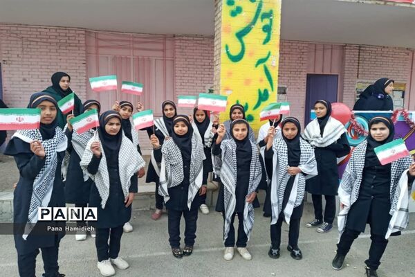برگزاری آیین چهل و یکمین سالگرد پیروزی انقلاب اسلامی درمدارس شهرستان حمیدیه