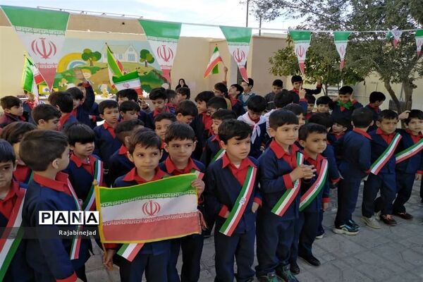 جشن انقلاب و نمایشگاه دست ساخته ها پیش دبستانی و دبستان سیدالشهدا ابرکوه