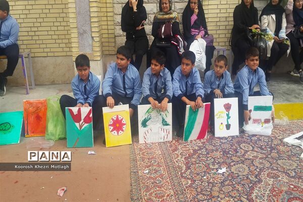 برگزاری جشن‌های دهه فجر در مدارس کازرون