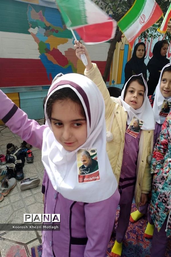 برگزاری جشن‌های دهه فجر در مدارس کازرون