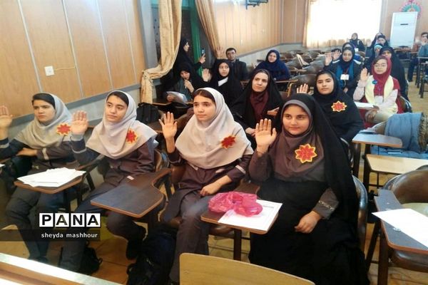 برگزاری جلسه آموزشی همیار مشاور در ناحیه یک شهرری