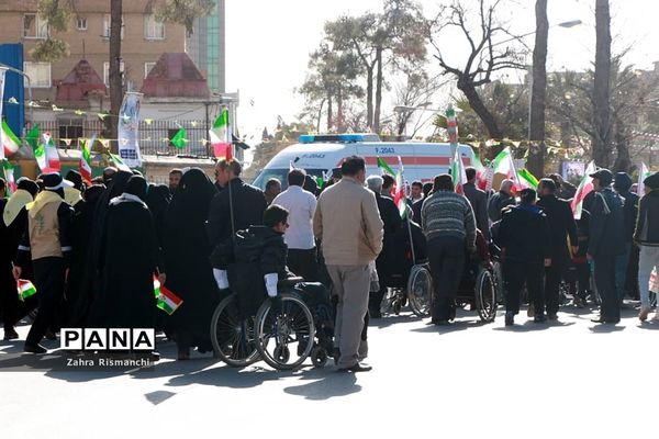حضور مردم شیراز در راهپیمایی  ۲۲ بهمن ماه