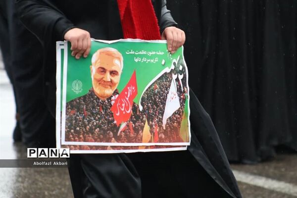 راه‌پیمایی مردم ساری در روز ۲۲ بهمن