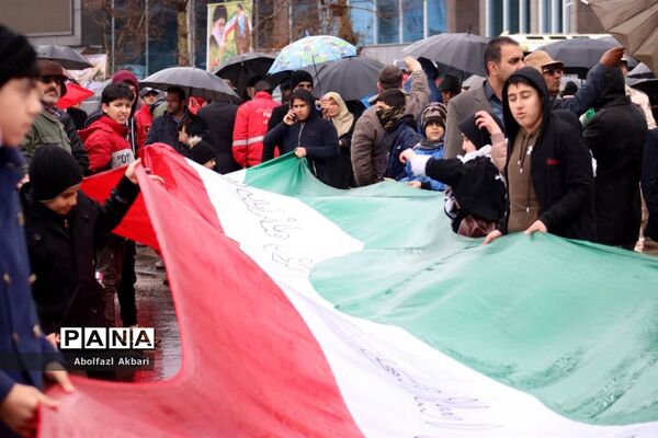 راه‌پیمایی مردم ساری در روز ۲۲ بهمن