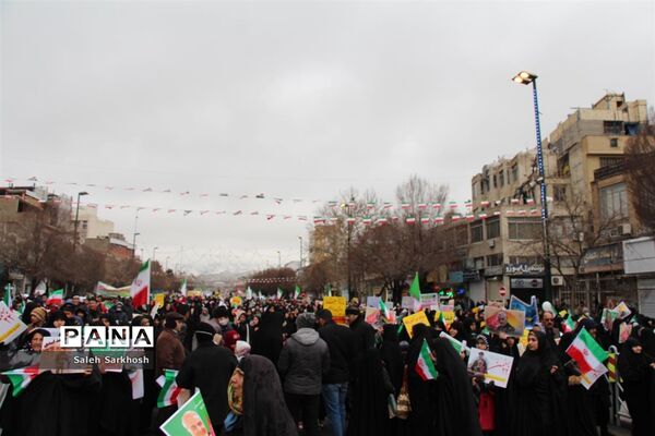 راهپیمایی یوم الله 22 بهمن ماه  در مشهد
