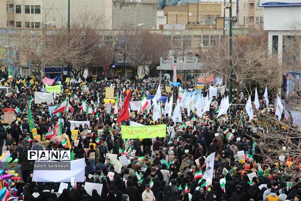 راهپیمایی یوم الله 22 بهمن ماه  در مشهد