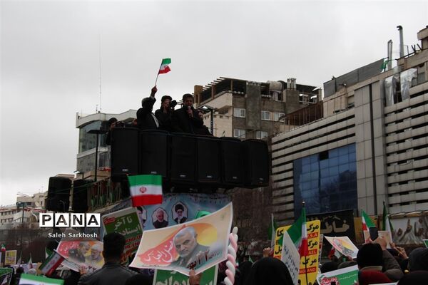 راهپیمایی یوم الله 22 بهمن ماه  در مشهد