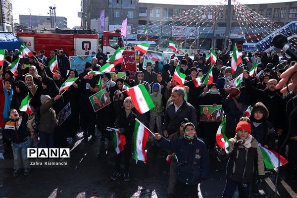 راهپیمایی پرشور گرامیداشت یوم الله ۲۲بهمن در شهرقدس