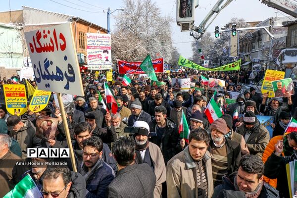 راهپیمایی باشکوه یوم الله ۲۲ بهمن در ارومیه