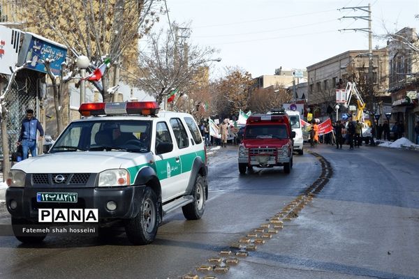 راهپیمایی یوم الله 22 بهمن در شهرستان فیروزکوه