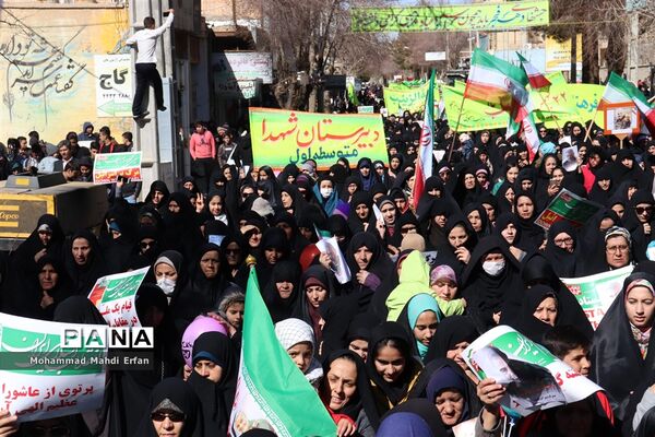 حضور حماسی مردم آباده در راهپیمایی باشکوه 22 بهمن