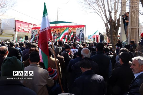 حضور حماسی مردم آباده در راهپیمایی باشکوه 22 بهمن