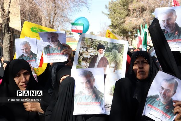 حضور حماسی مردم آباده در راهپیمایی باشکوه 22 بهمن