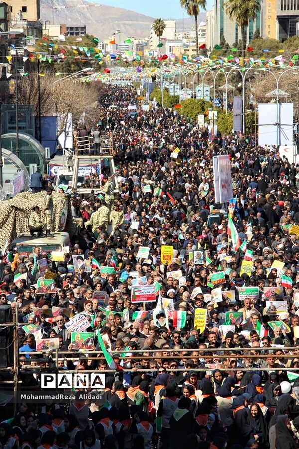 برگزاری مراسم فجر چهل و یک با حضور نسل ‌های اول و چهارم انقلاب در شیراز