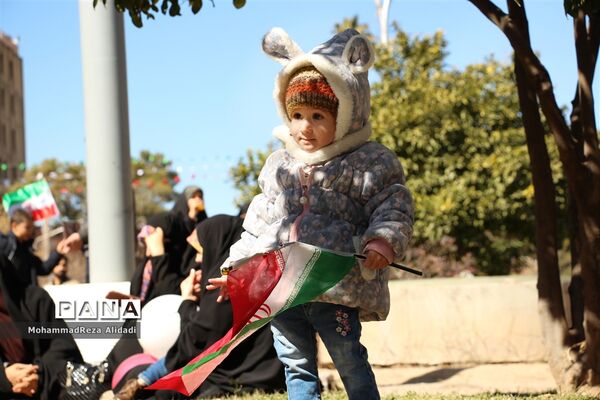 برگزاری مراسم فجر چهل و یک با حضور نسل ‌های اول و چهارم انقلاب در شیراز