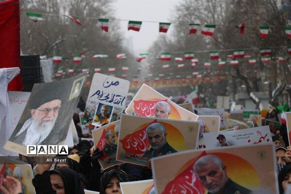 حضور پرشور مردم همدان در راهپیمایی ۲۲بهمن