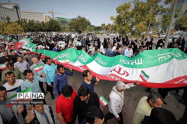 راهپیمایی 22 بهمن در جزیره کیش