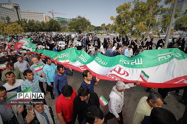 راهپیمایی 22 بهمن در جزیره کیش