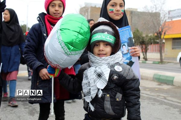 راه پیمایی 22 بهمن در تربت جام