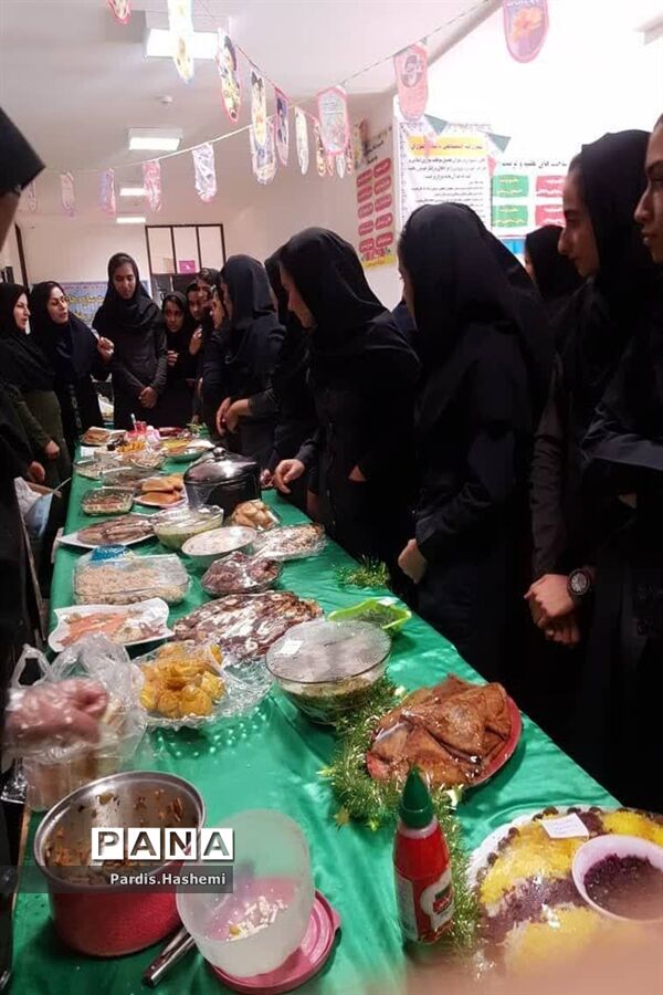 جشنواره صنایع دستی، غذاهای سنتی و دست سازه‌های علمی دانش‌آموزی شهرستان آغاجاری