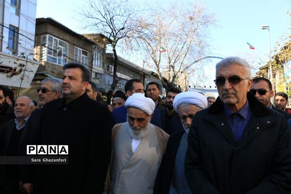 آیین تشییع و خاکسپاری پیکر آیت‌الله طبرسی