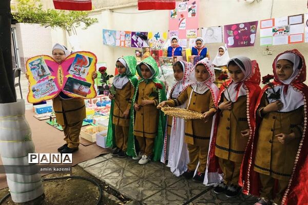 برگزاری جشن دهه فجر در مدارس داراب