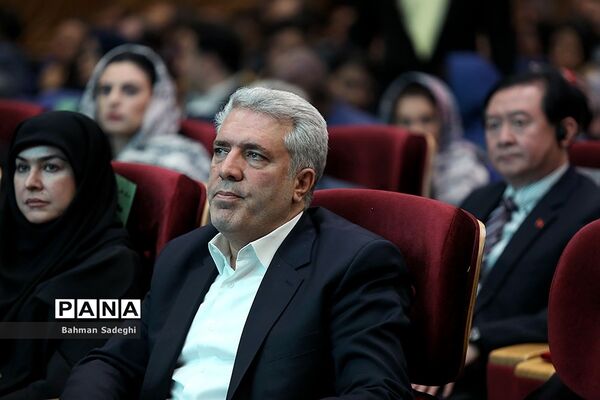 افتتاح سیزدهمین نمایشگاه بین المللی گردشگری و سی و سومین نمایشگاه ملی صنایع دستی تهران