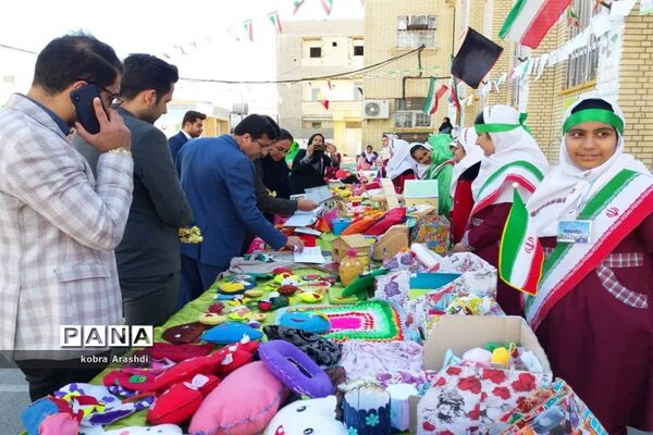 جشن پیروزی انقلاب و اربعین سردار شهید حاج قاسم سلیمانی در دبستان معین سرتل بوشهر