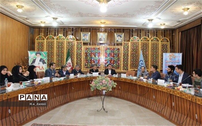 دیدار نمایندگان مجلس دانش آموزی با مدیر کل آموزش و پرورش اصفهان