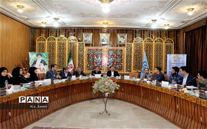 دیدار نمایندگان مجلس دانش آموزی با مدیر کل آموزش و پرورش اصفهان