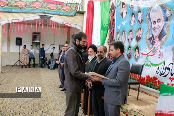 مروست ،میزبان سردار لاله های روشن