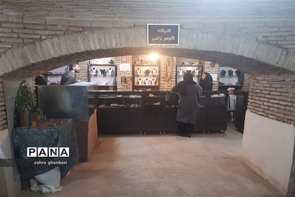 گشایش بازارچه صنایع دستی در سرای فاتح نی ریز