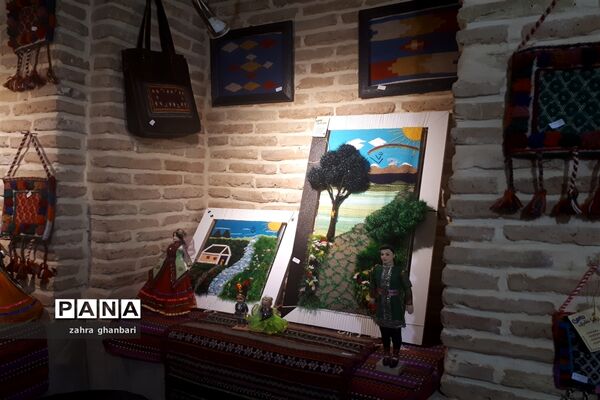 گشایش بازارچه صنایع دستی در سرای فاتح نی ریز