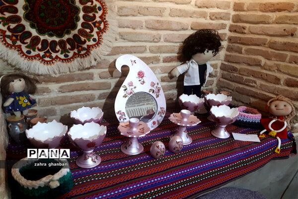 گشایش بازارچه صنایع دستی در سرای فاتح نی ریز