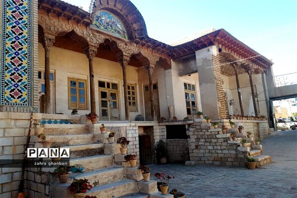 گشایش بازارچه صنایع دستی در سرای فاتح نی ریز