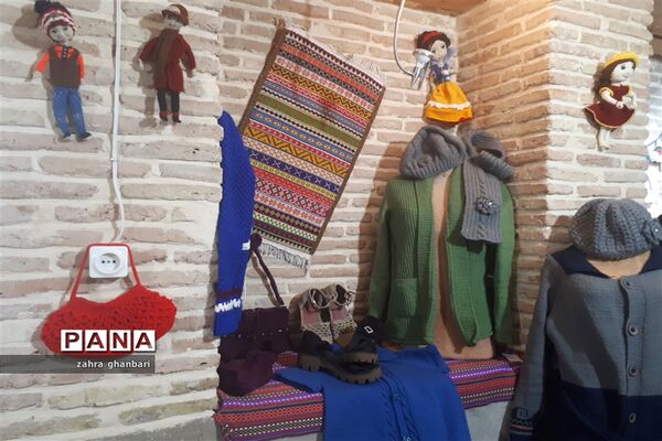 گشایش بازارچه صنایع دستی در سرای فاتح نی ریز