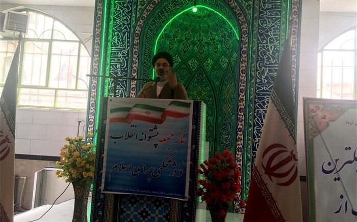 امام جمعه فیروزکوه: مردم در تعیین سرنوشت مملکت نقش به سزایی دارند